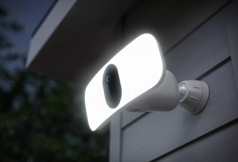 Arlo Pro 3 Floodlight Home Security Camera-Stuff-Detective