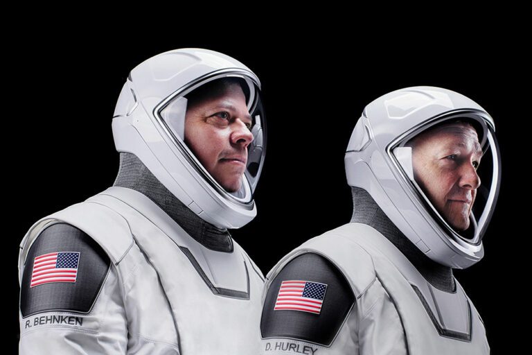SpaceX-Spacesuit-Stuff-Detective