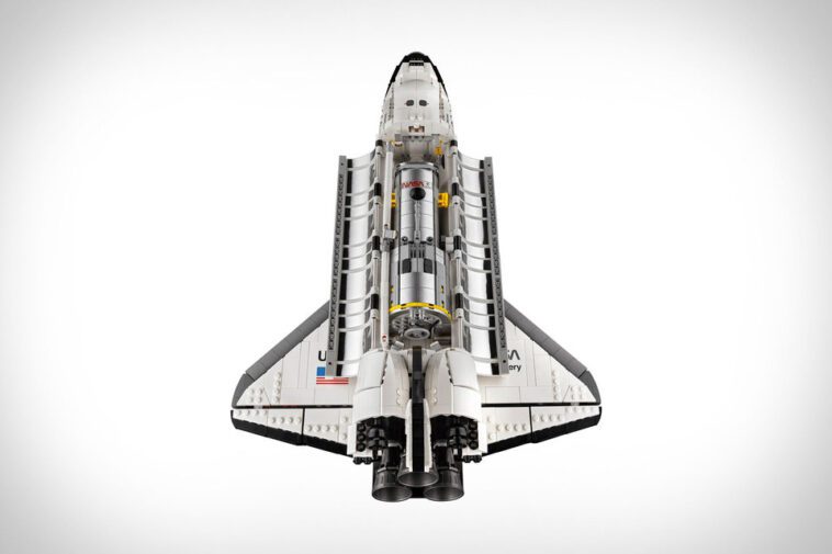 Lego NASA Space Shuttle Discovery Building Set | Stuff Detective