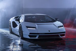2022-Lamborghini-Countach-LPI-800-front