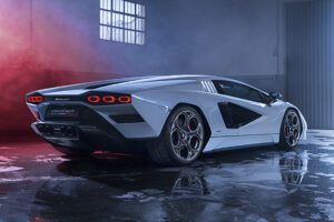 2022-Lamborghini-Countach-LPI-800-back-right