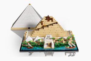 LEGO-Great-Pyramid-of-Giza-Stuff-Detective-2