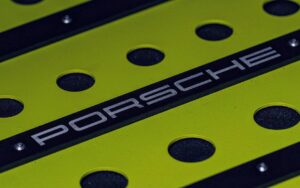 Porsche 928 Monolite Project